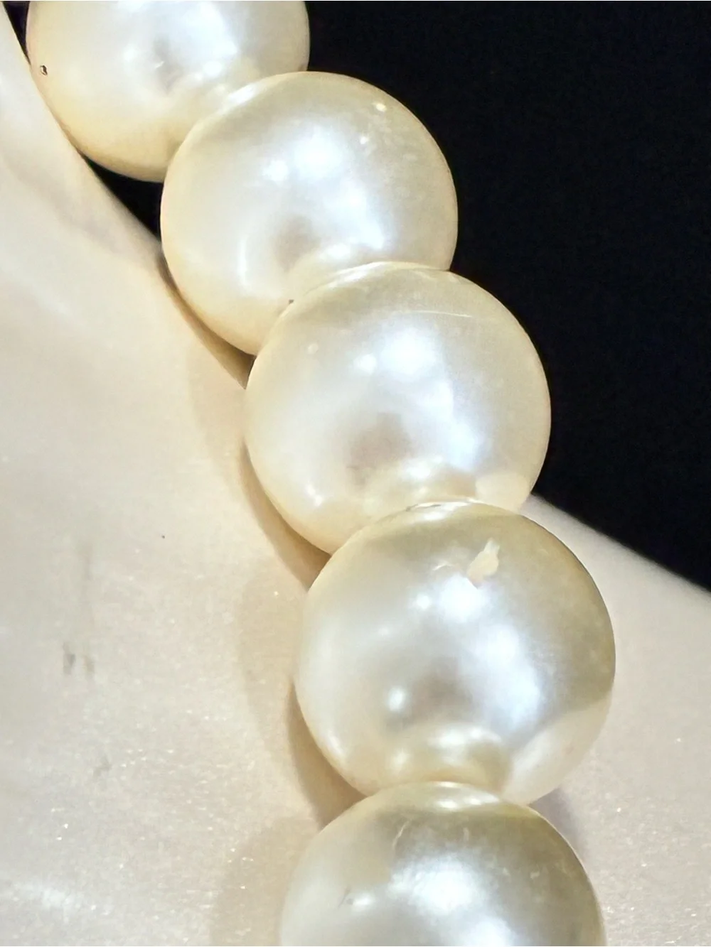 Classic Pearl Necklace - Cream Pearlescent Beads